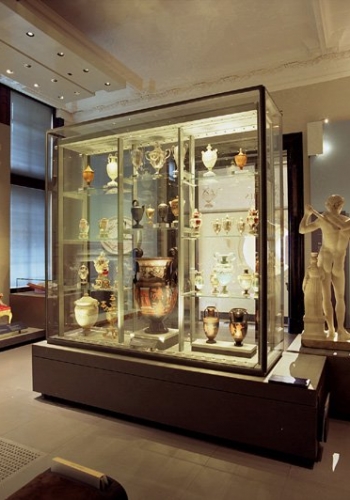 Jewellery Gallery, V&A Museum, London - Museum & Gallery Lighting